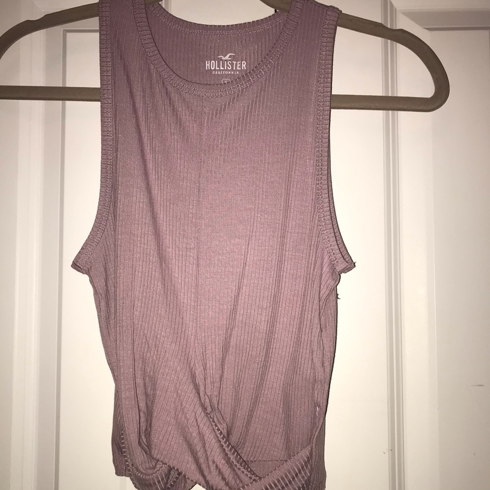 Light purple cropped tank top from Hollister.